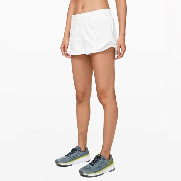 A Lululemon Hotty Hot Short *High-Rise 2.5" - Picture 4 of 5